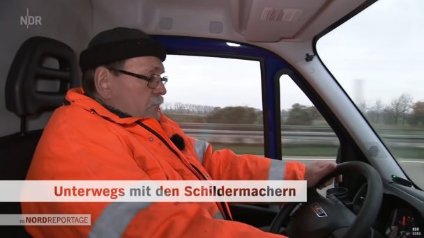 Im Dschungel der Verkehrszeichen - Unterwegs mit den Schildermachern